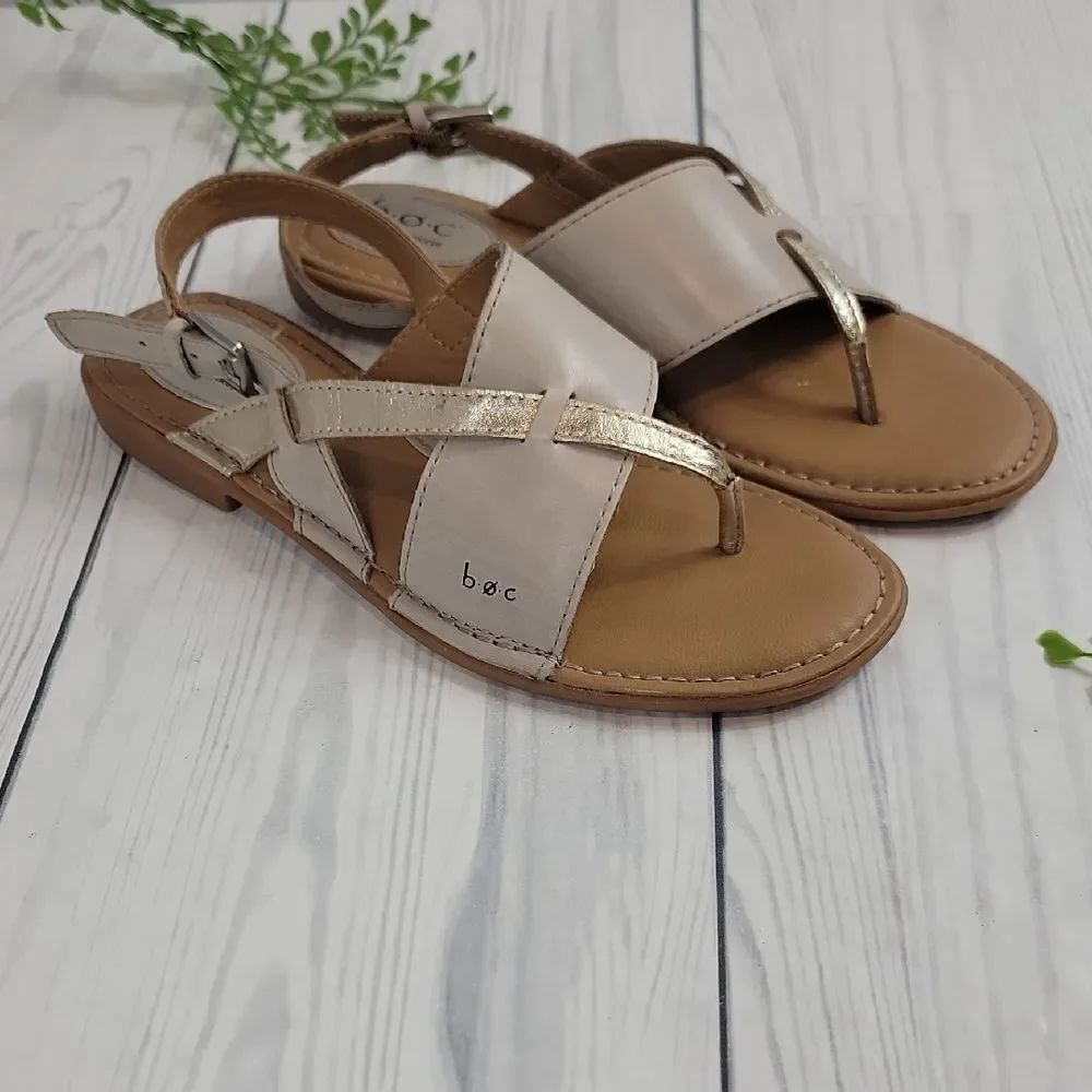 B.O.C Lowery Split Toe Sandals Cream and Gold Leather Womens Size 8